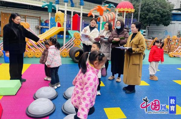 幼儿园晨间运动优化_小班幼儿手指游戏教研专题小结_追随幼儿兴趣晨间运动教研