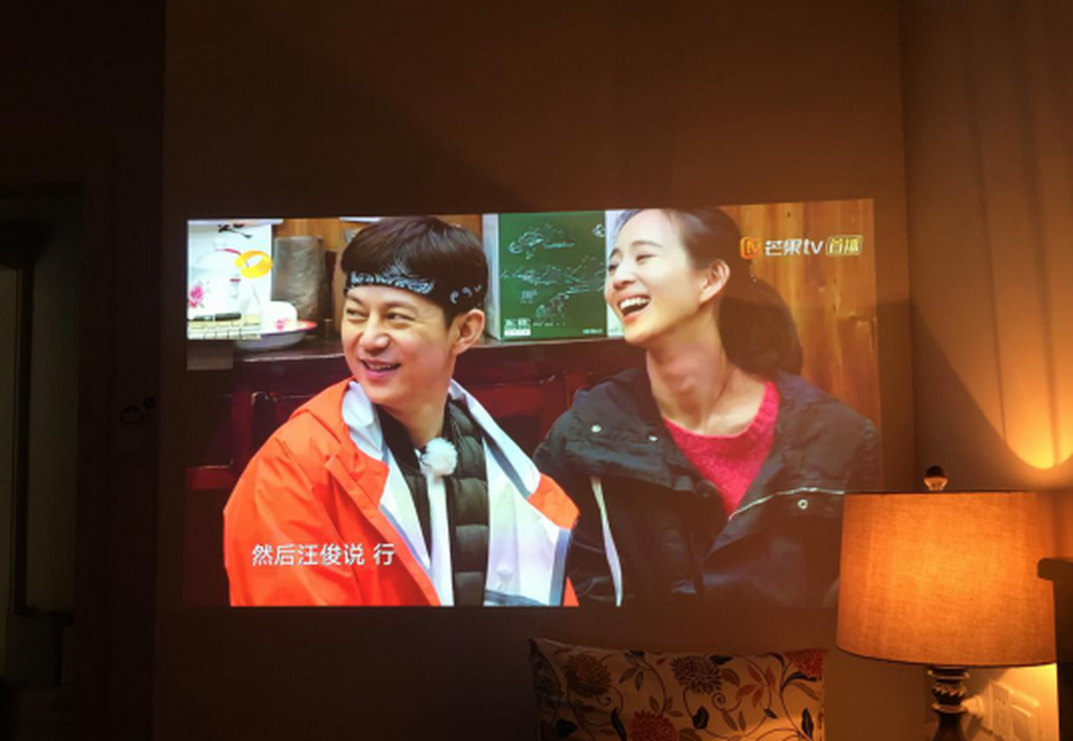 投影仪看直播方法合集，宅家最强攻略，冷门好用软件推荐