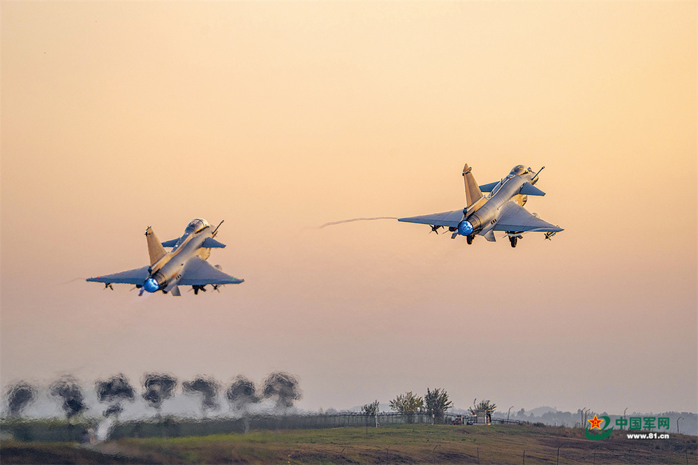 雄鹰砺翅啸云天——来自空军航空兵某旅的观察报告