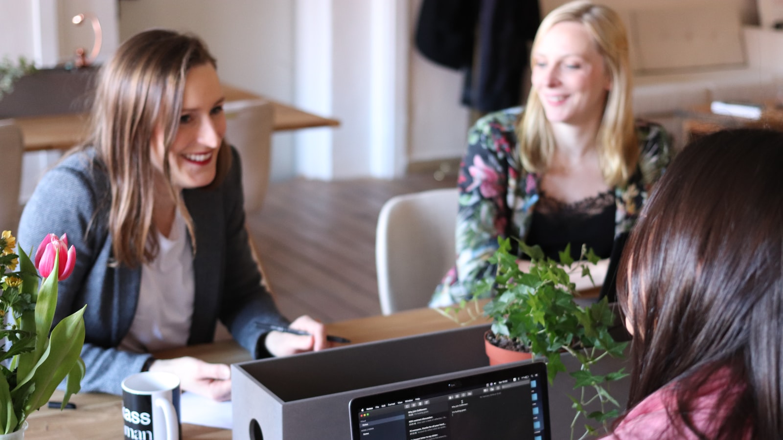 内涵段子电脑版看不了视频_办公室日常搞笑段子_职场轻松氛围趣事