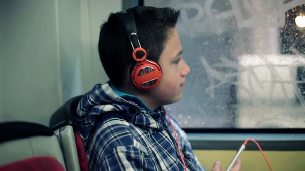 降噪耳机原理_降噪耳机选购指南_听诊器原理生活应用