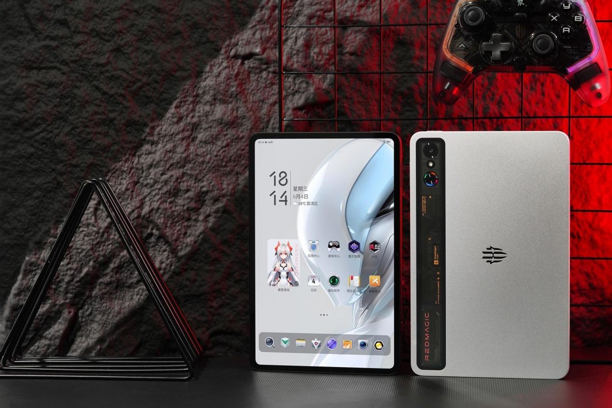 红魔电竞平板3 Pro_骁龙8至尊处理器_大型游戏平板电脑推荐