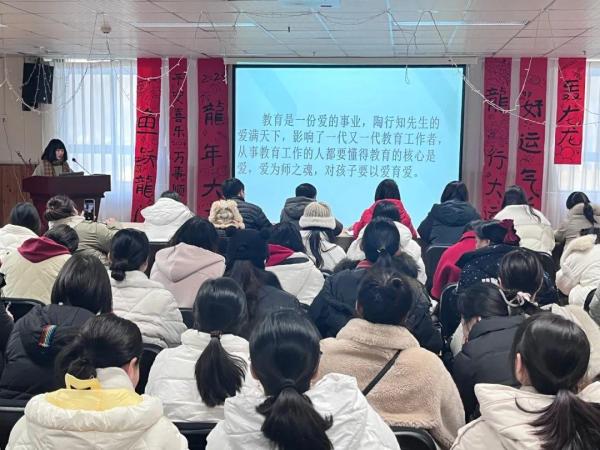 成都市锦江区童蒙幼儿园_幼儿园教研组学期成果汇报_小班幼儿手指游戏教研专题小结