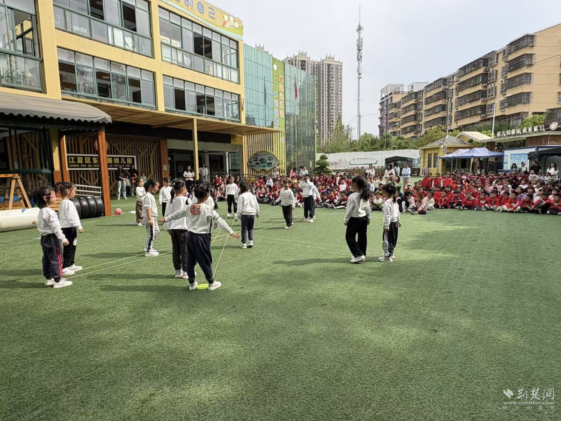 传统童趣创新活动展示_江夏区东湖路幼儿园民间游戏特色课程_大班民间游戏专题