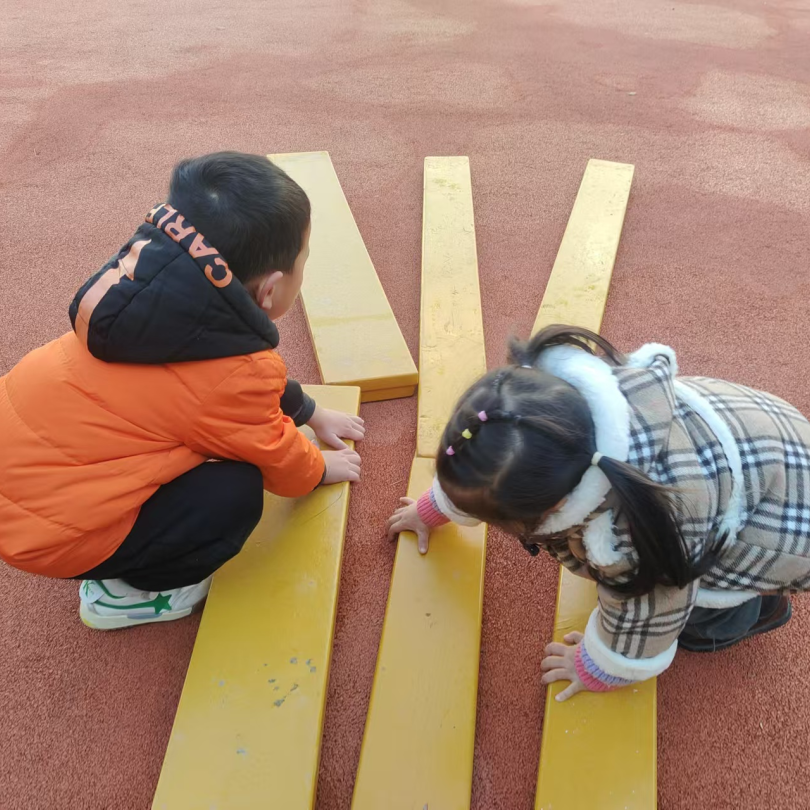 小班游戏专题小结_幼儿推小车游戏活动_幼儿体育游戏案例分析