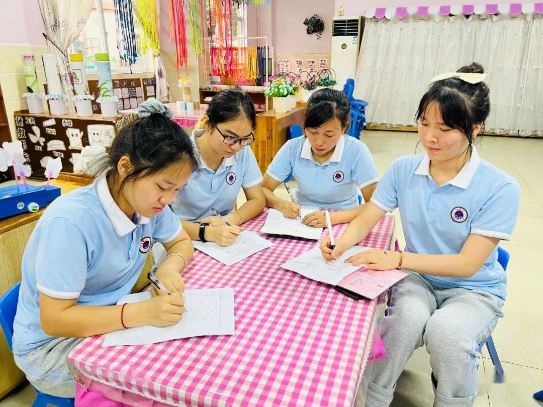 小班幼儿手指游戏教研专题小结_安吉游戏理念下幼儿园教师儿童观_安吉游戏教师培训研讨活动