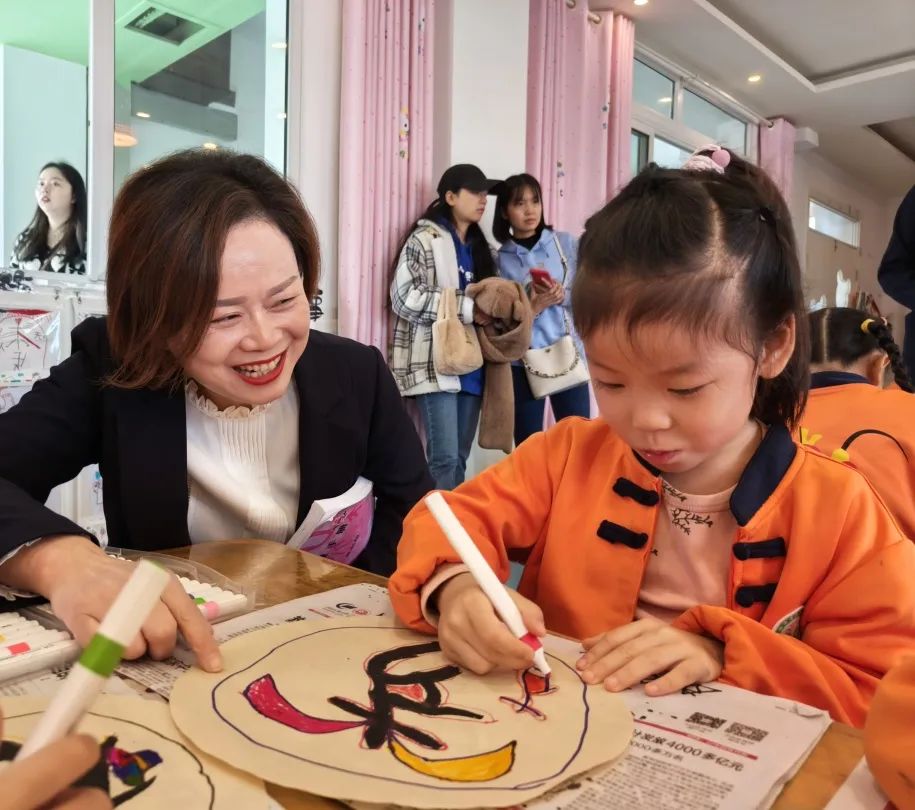 校园文化建设研讨_幼儿园早操编排技巧_小班幼儿手指游戏教研专题小结