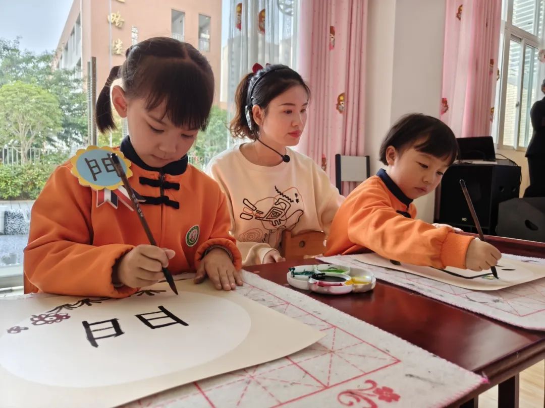 校园文化建设研讨_幼儿园早操编排技巧_小班幼儿手指游戏教研专题小结