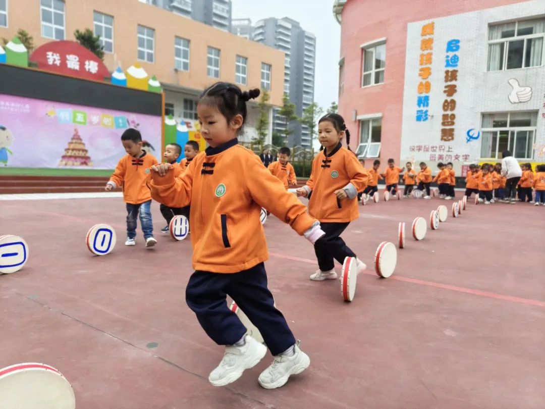 校园文化建设研讨_小班幼儿手指游戏教研专题小结_幼儿园早操编排技巧