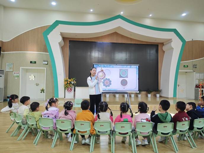 幼儿手工编织活动_基于美育浸润视角下幼儿手工编织活动_小班幼儿手指游戏教研专题小结