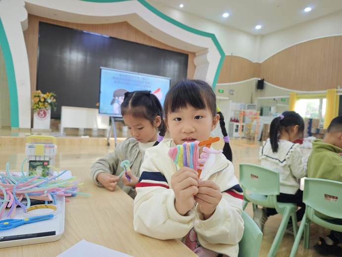 小班幼儿手指游戏教研专题小结_幼儿手工编织活动_基于美育浸润视角下幼儿手工编织活动