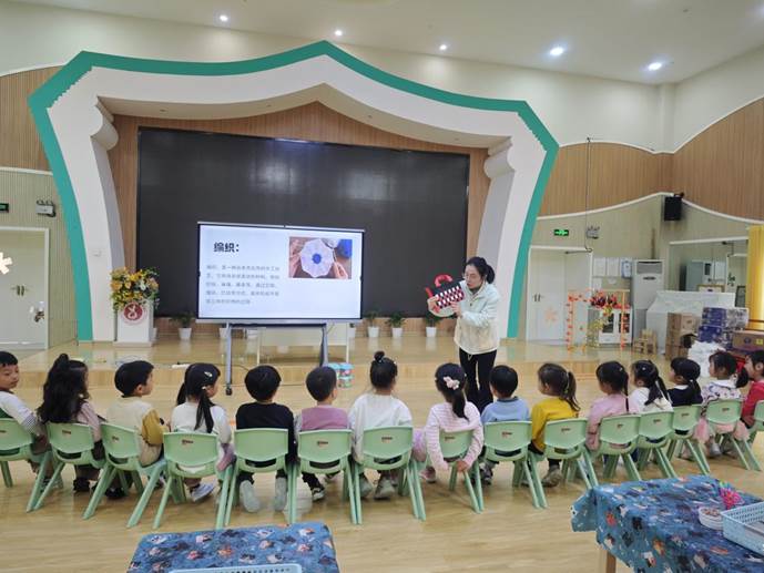 小班幼儿手指游戏教研专题小结_基于美育浸润视角下幼儿手工编织活动_幼儿手工编织活动