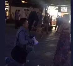 开·云app体育登录入口 浪漫表白神器——无人机送礼传情！