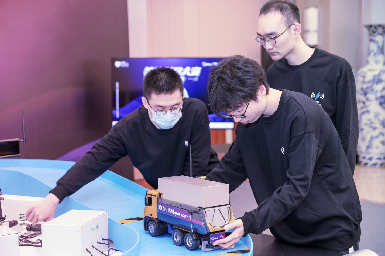 kia云手机版登录 电动车可以边走边充？看美的创见大赛带来的无限可能