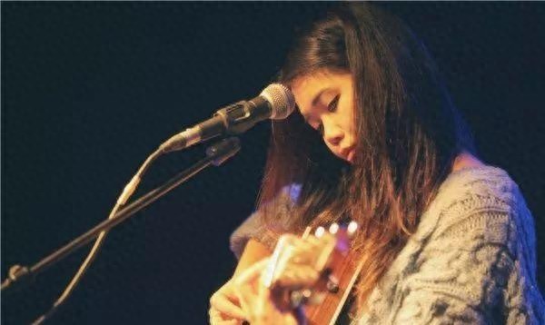 kiayun手机版登录app游戏登录入口.手机端安装.cc 被誉为“民谣界的流氓女郎”，歌词粗俗、她是如何生存到现在的？