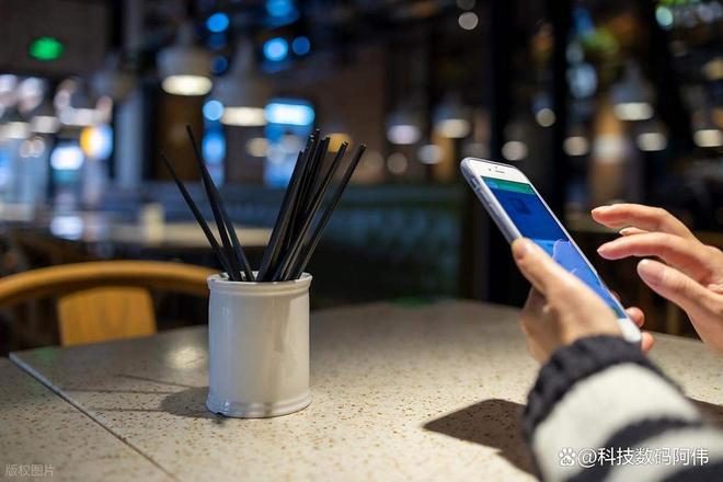 kiayun手机版登录 照片背景太乱？教你手机3步搞定“怎么更换照片背景”，证件照旅行照都适用！