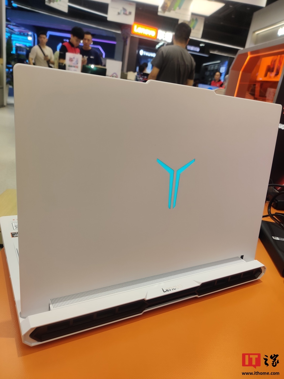 搭载AMD锐龙9000HX平台新款笔记本_联想游戏本好吗_联想拯救者R9000P 2025 AI元启游戏笔记本电脑