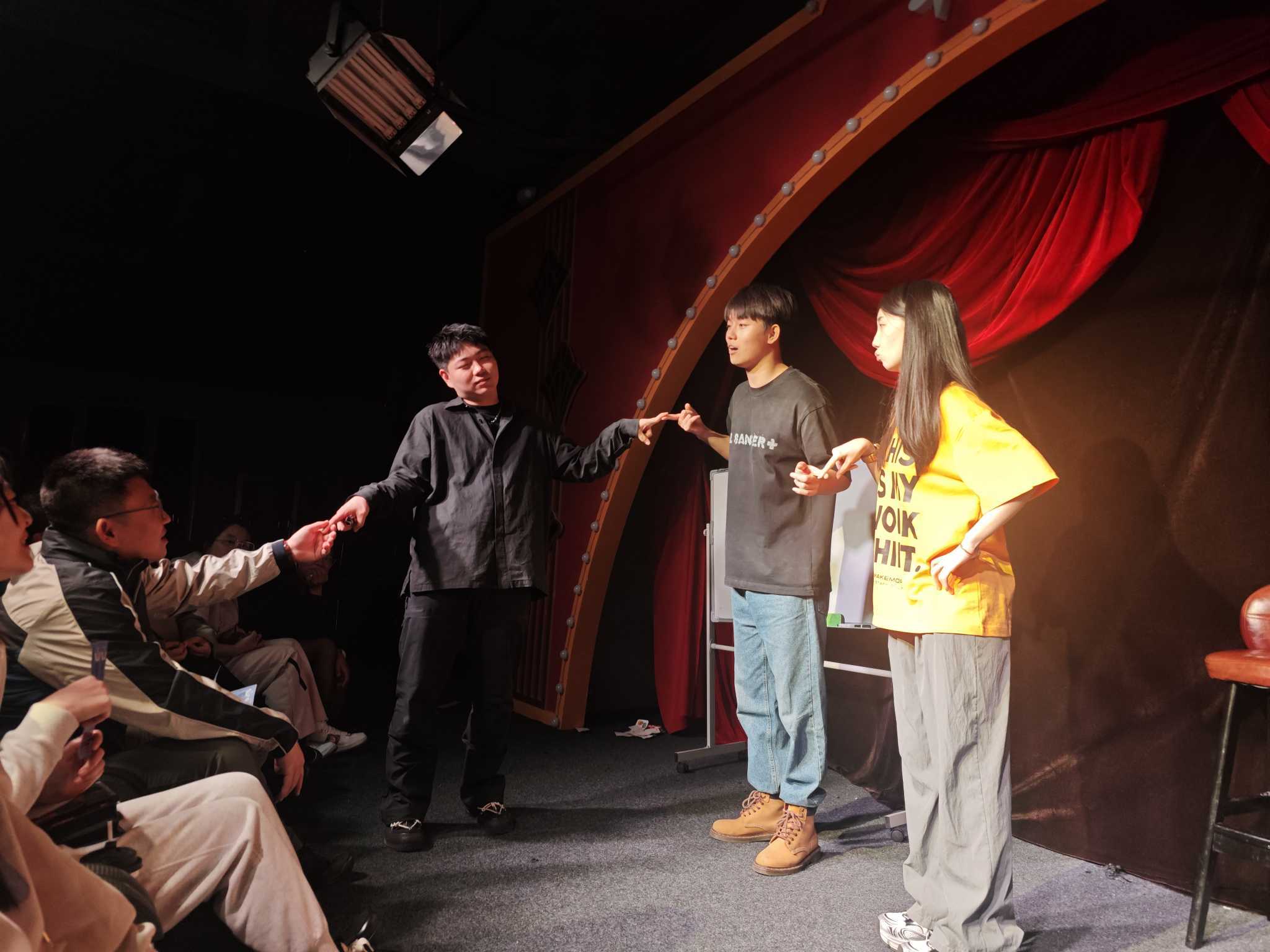 室内户外桌游派对游戏_多人集体游戏推荐_现实中多人玩的游戏