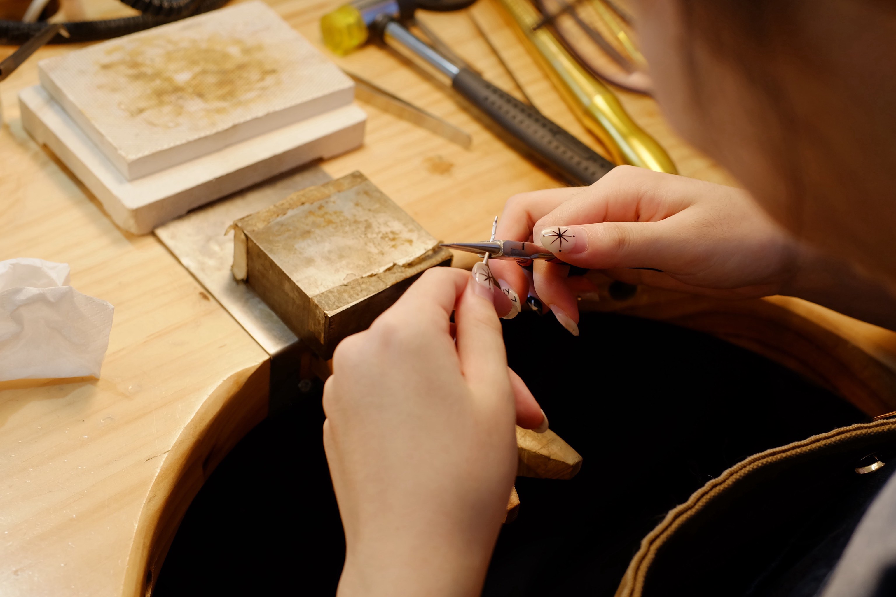 现实中多人玩的游戏_多人集体游戏推荐_室内户外桌游派对游戏