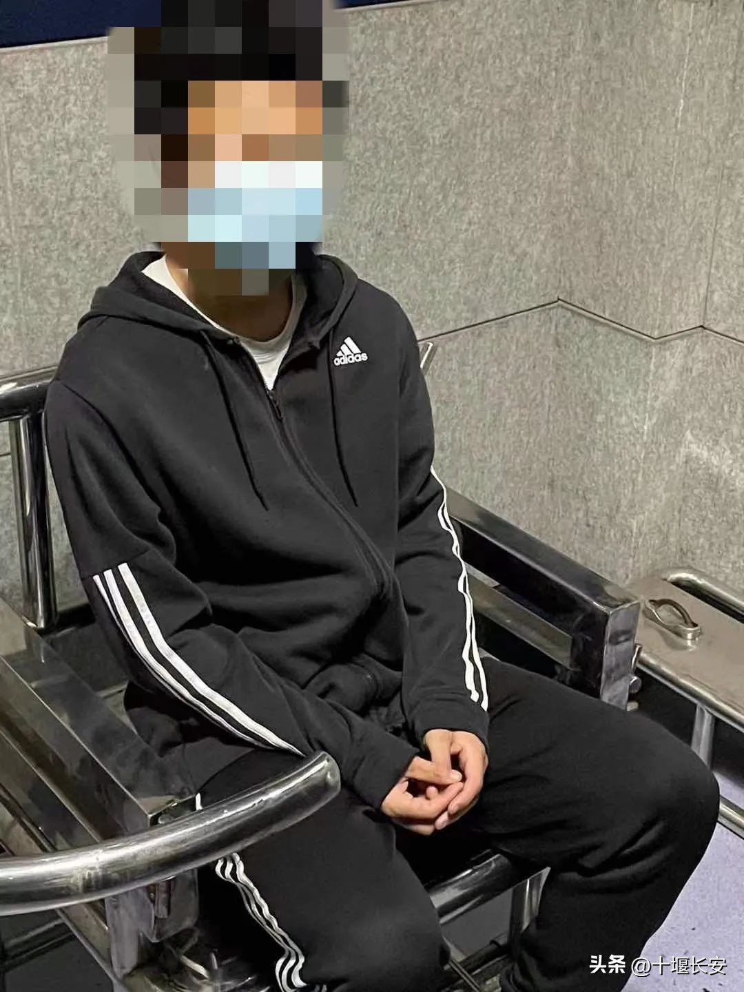 kiayun手机版登录打开即玩v1011.玩看我最新关网.中国 警惕！十堰一大学生出租微信号赚钱 却成为电信诈骗帮凶